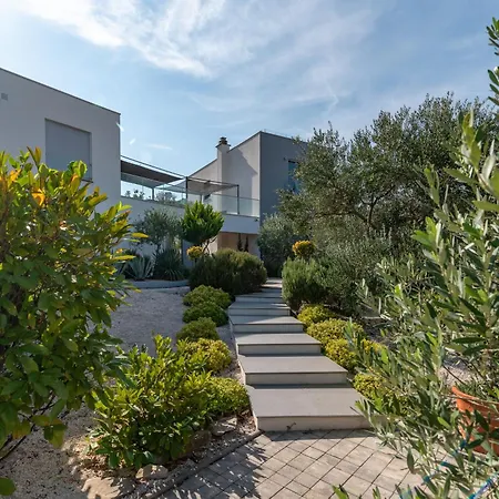 Casa * Slatine