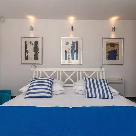 Casa *