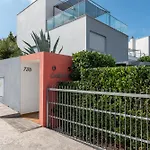 Casa *